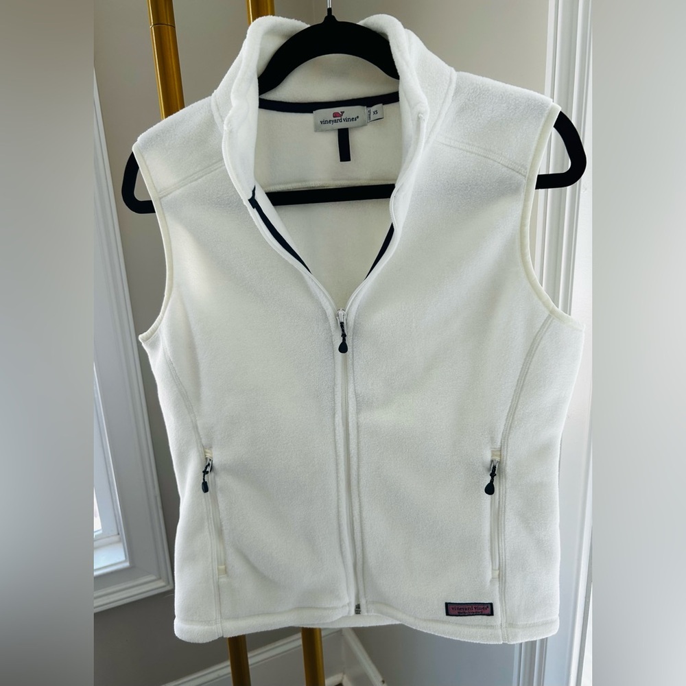 Vineyard Vines White Fleece Vest Zipper Closure XS perfect conditions 19" waist